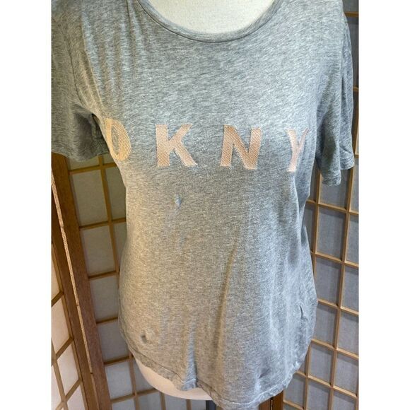 DKNY Sm Embroidered Logo Tee - Picture 7 of 12